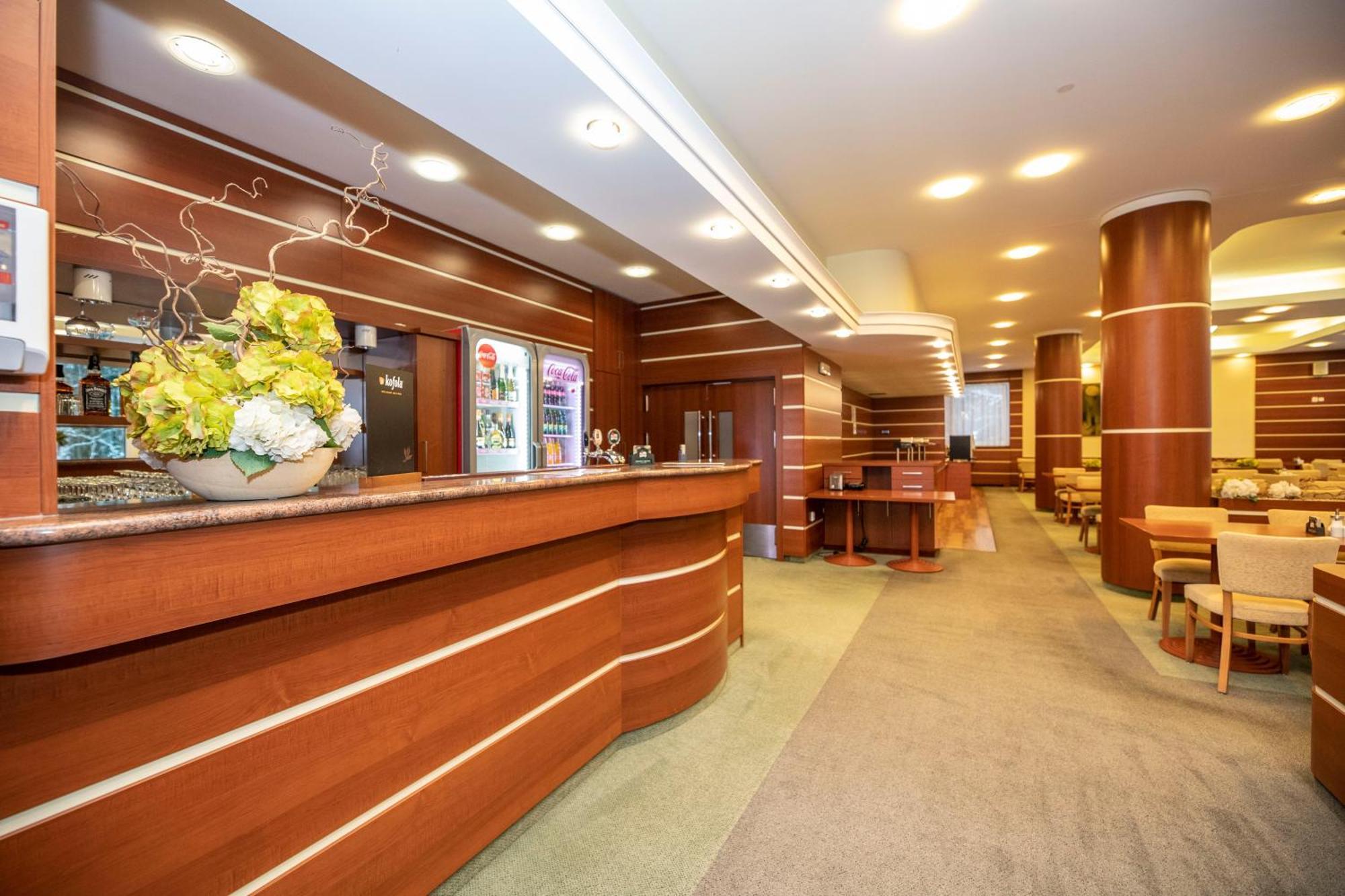 Interhotel Montana Spindleruv Mlyn Exterior photo