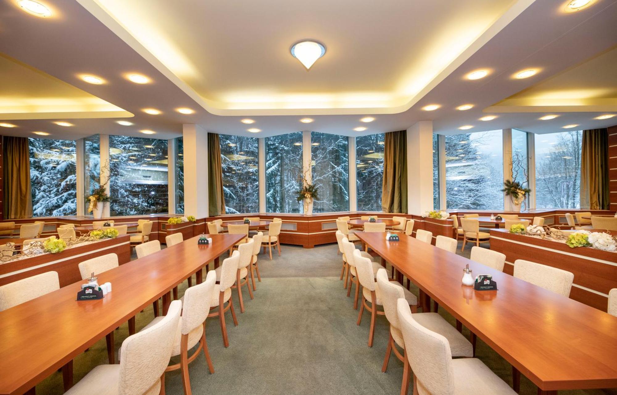 Interhotel Montana Spindleruv Mlyn Exterior photo