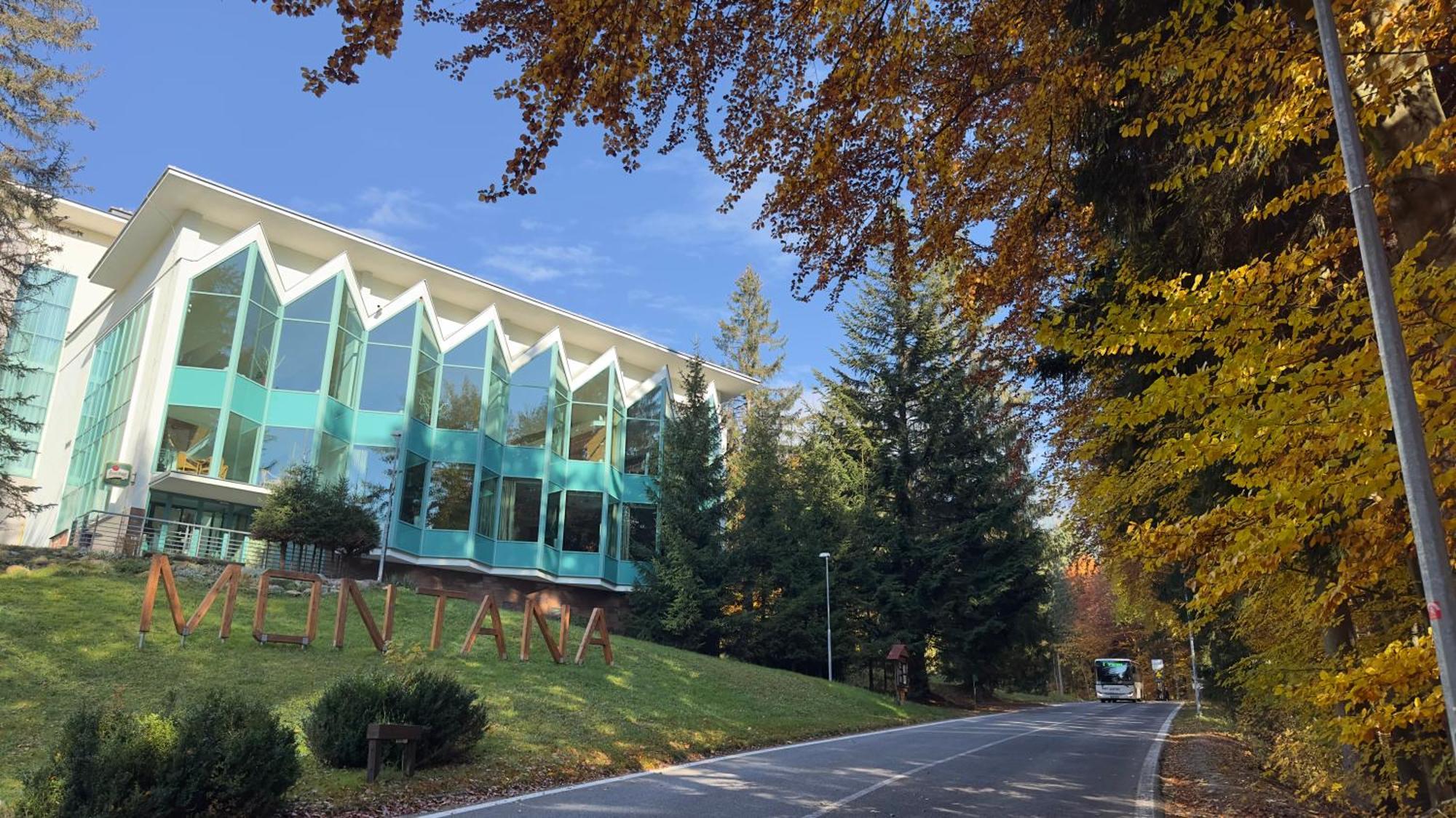 Interhotel Montana Spindleruv Mlyn Exterior photo