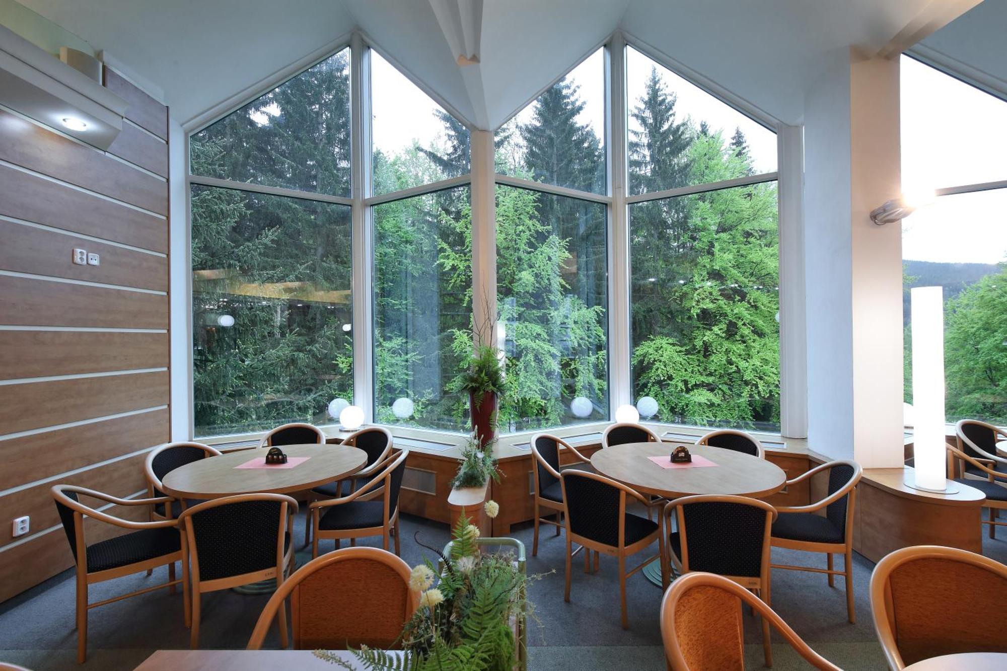 Interhotel Montana Spindleruv Mlyn Exterior photo